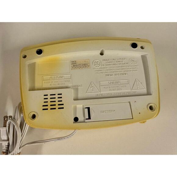 GE Vintage Clock Radio Yellow Model No 7-4615A AM FM Radio Tested Working 70’s - Picture 5 of 7